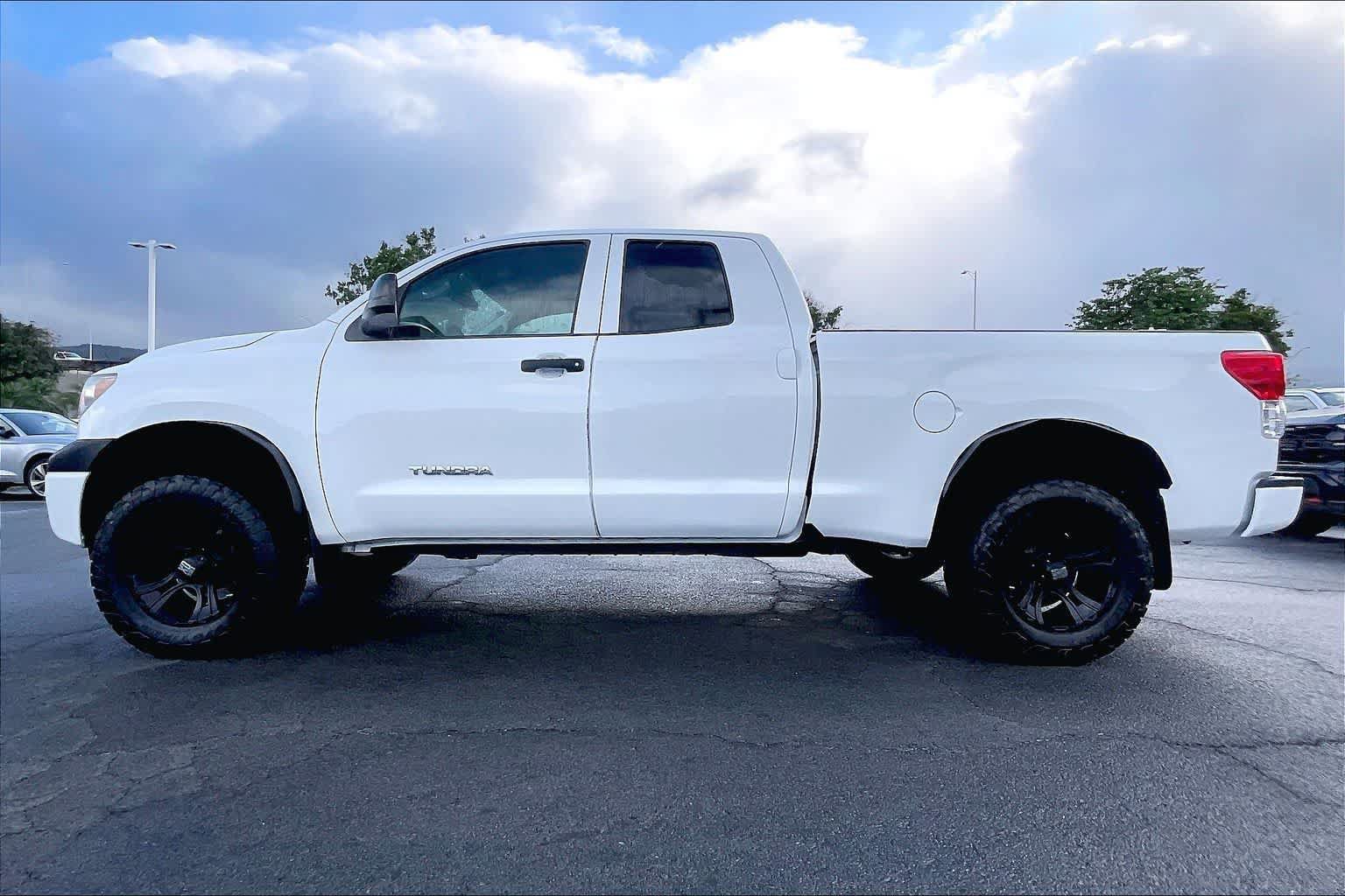 Used 2013 Toyota Tundra 2WD Double Cab w/ Tow Pkg image 3