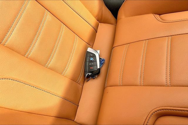 Used 2023 BMW M2 w/ Lighting Package RWD image 10