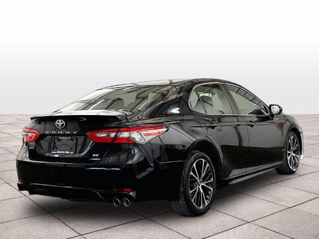 Used 2018 Toyota Camry SE FWD image 11