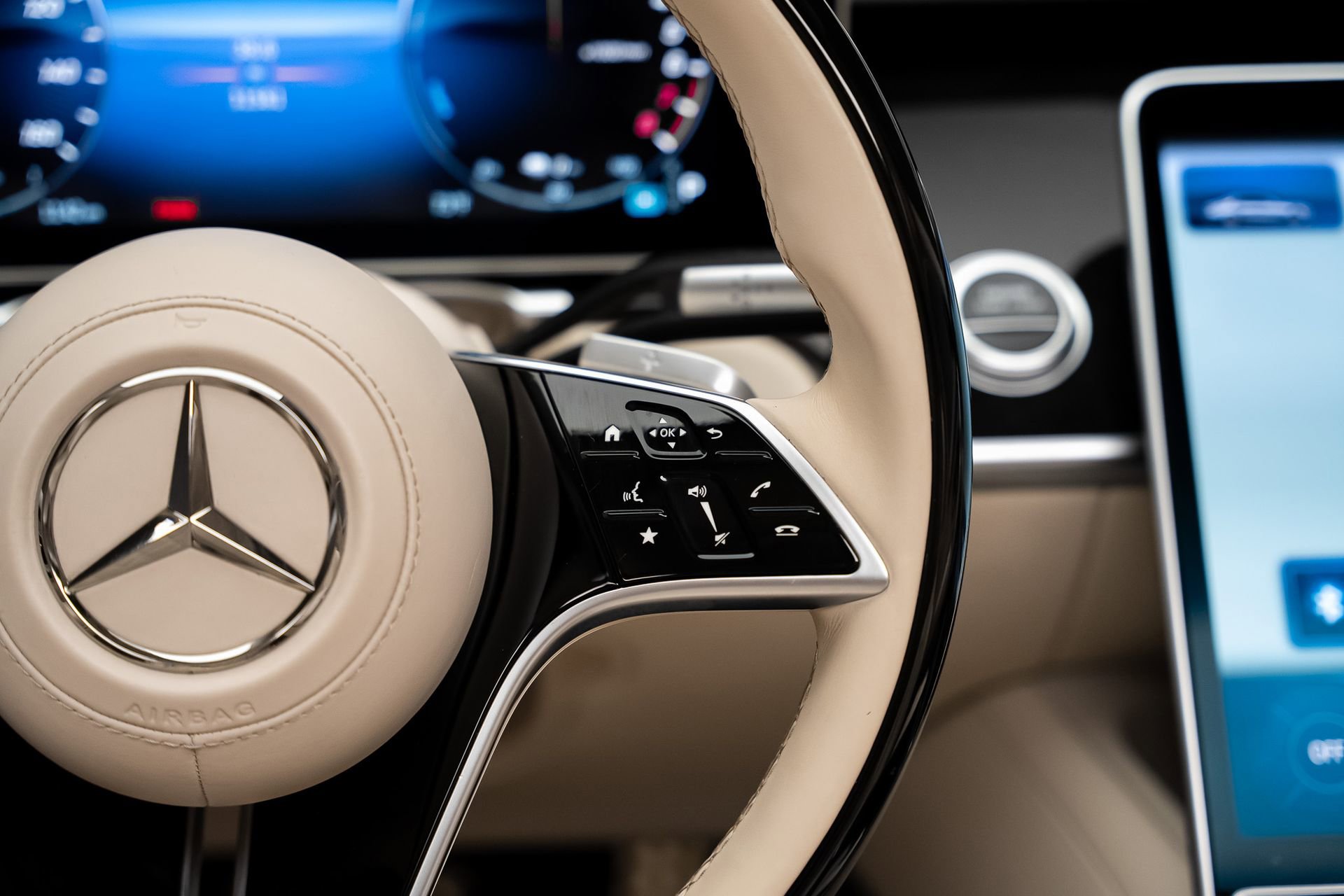 Used 2024 Mercedes-Benz S 580e 4MATIC Sedan w/ AMG Line image 46