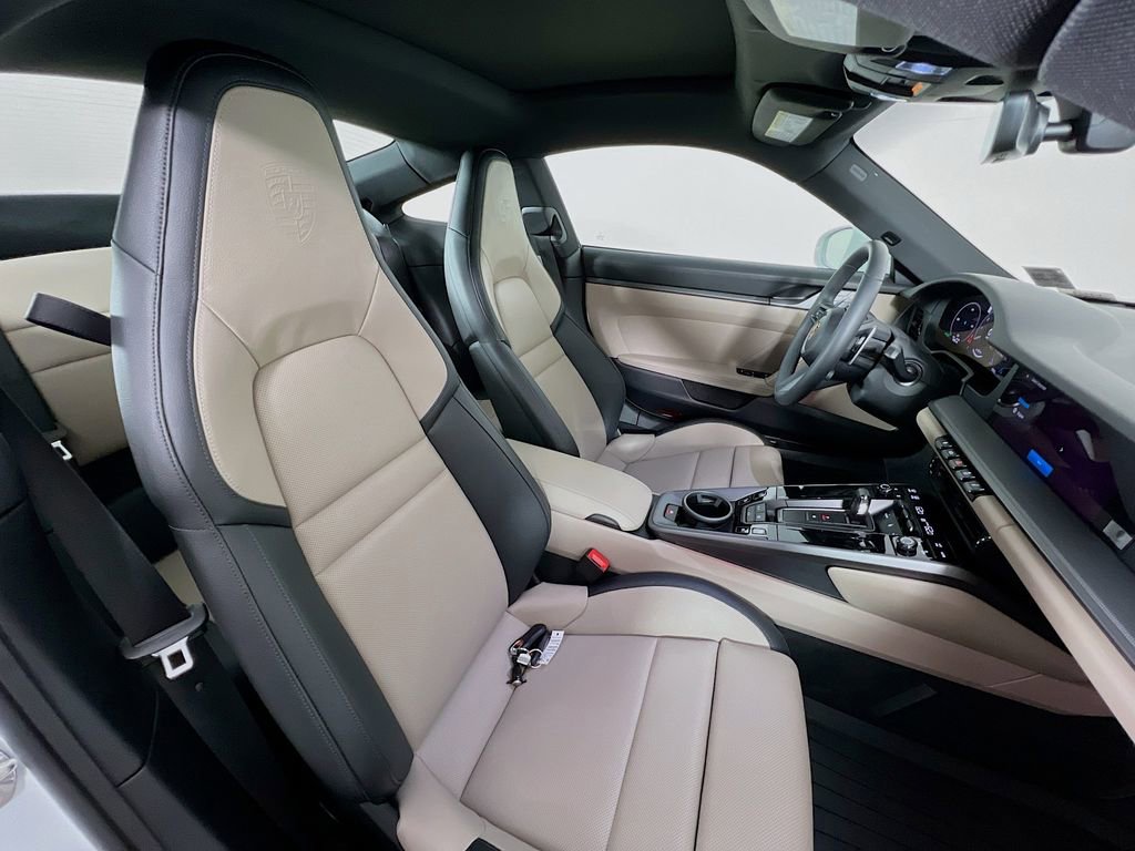Certified 2025 Porsche 911 Carrera image 29