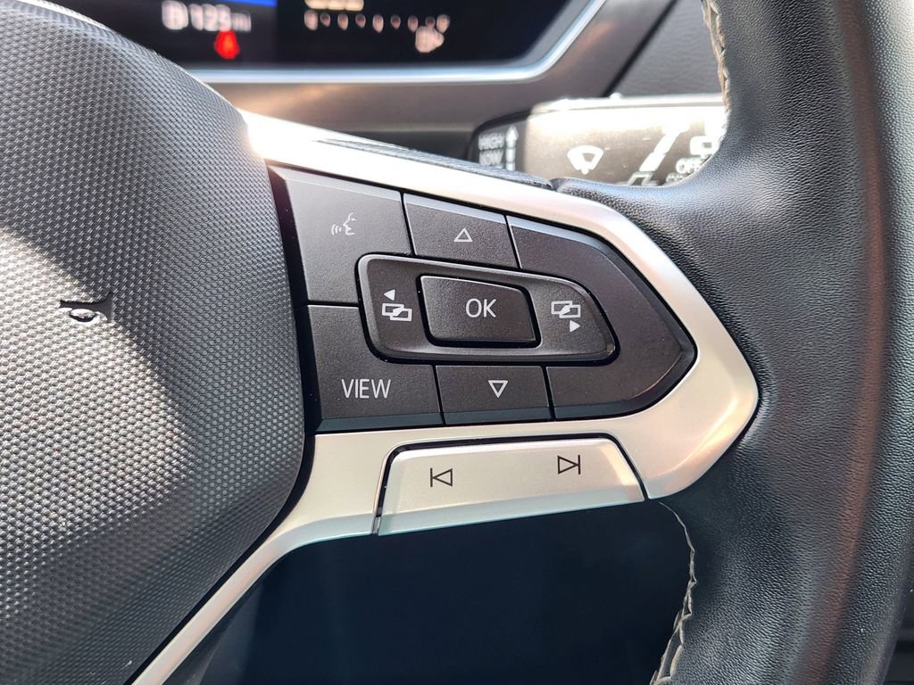 Used 2022 Volkswagen Tiguan SE AWD/4WD image 23
