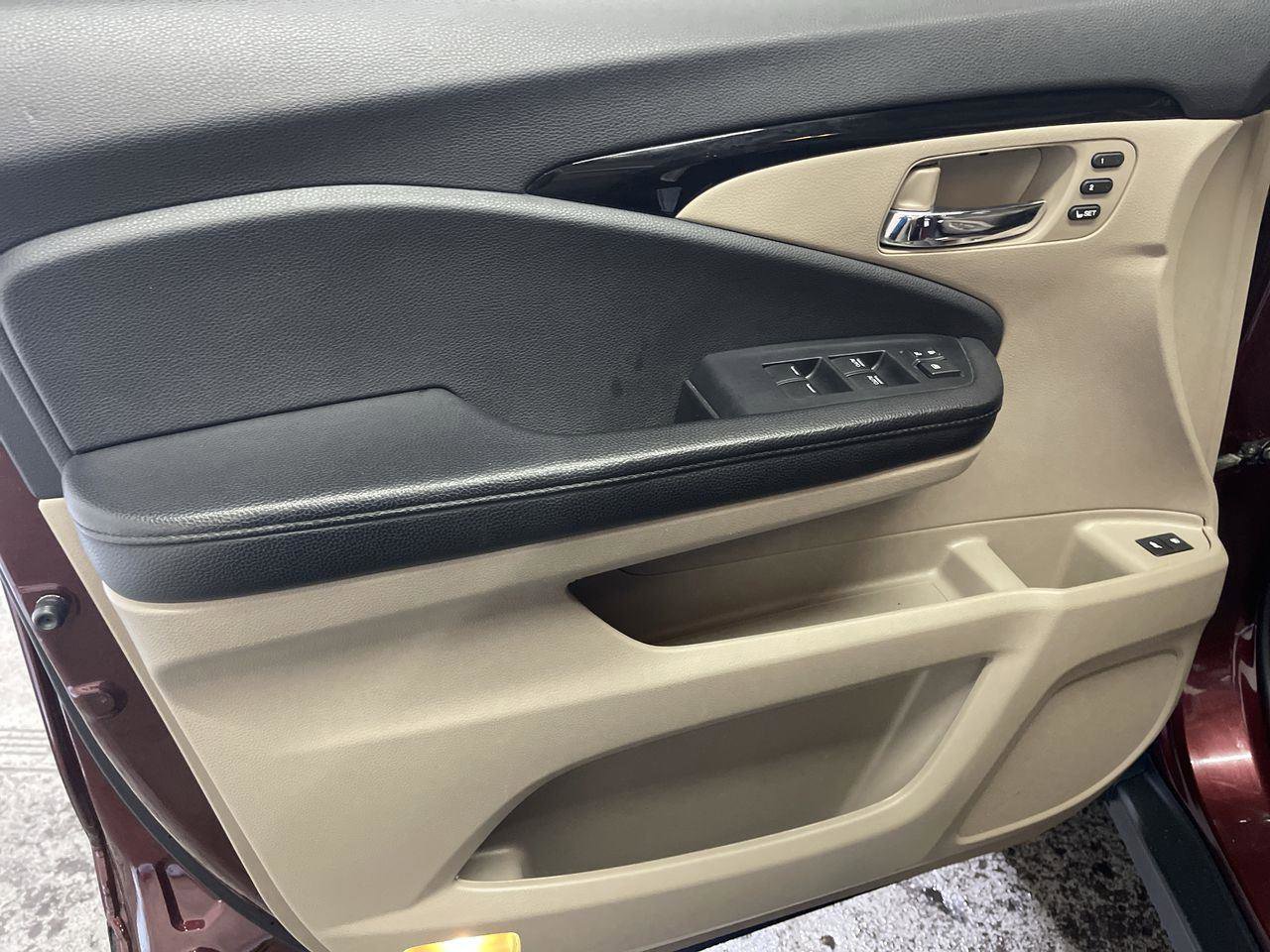 Used 2022 Honda Pilot Touring image 13