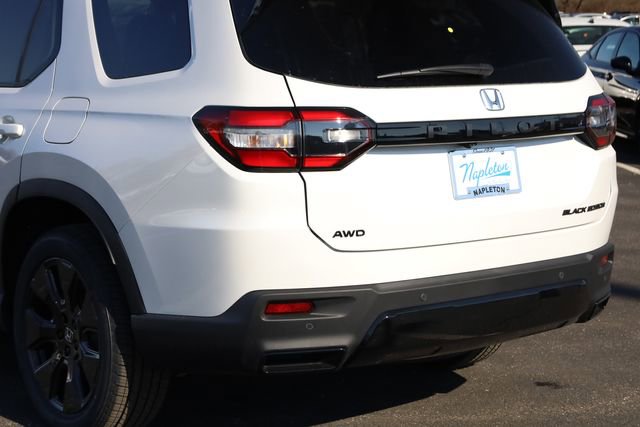New 2026 Honda Pilot Black Edition image 7