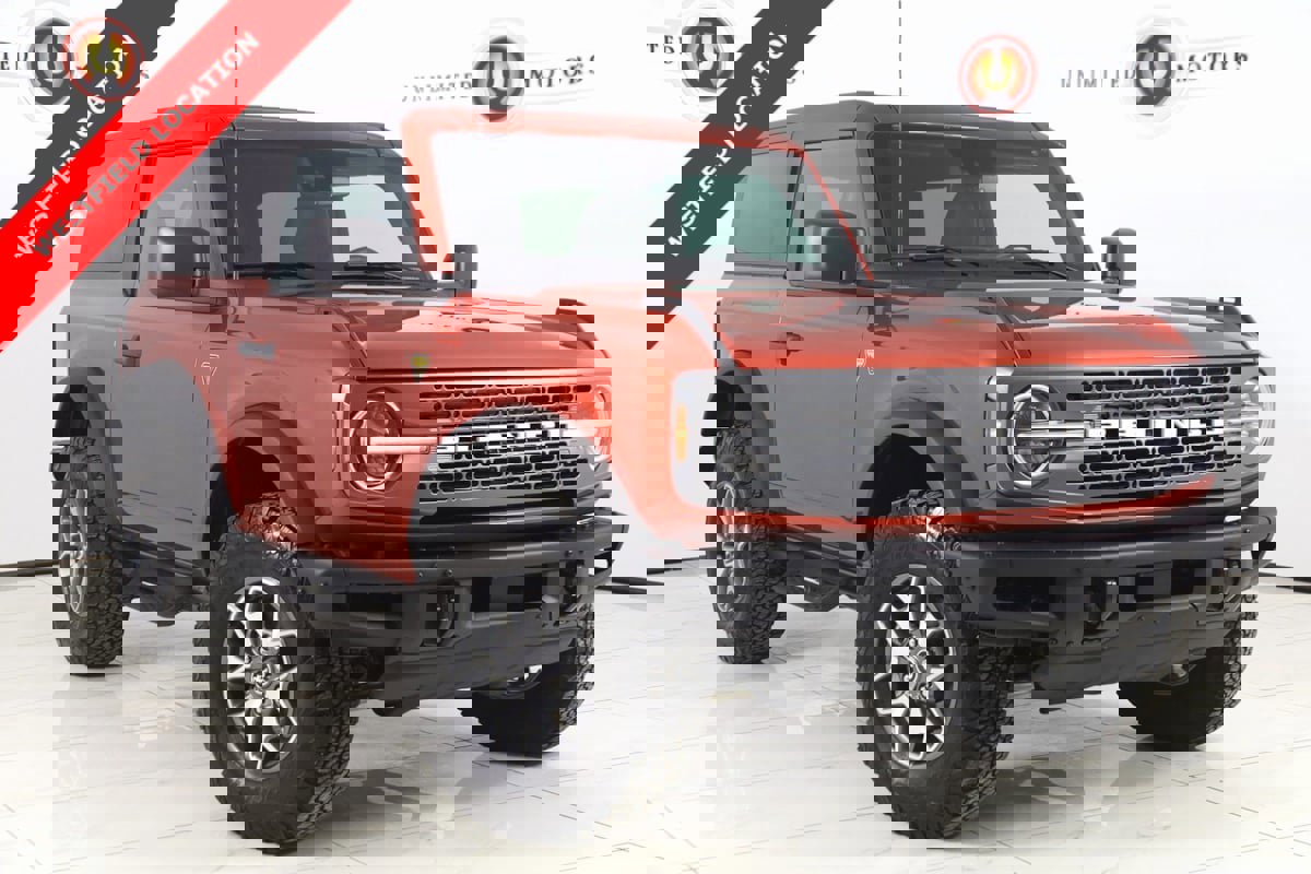 Used 2024 Ford Bronco Badlands image 1