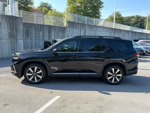 Used 2023 Honda Pilot Touring image 4