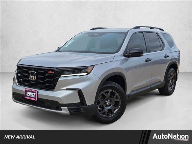 Used 2025 Honda Pilot TrailSport image 1