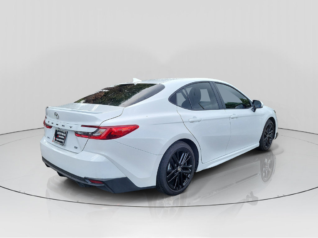 Used 2026 Toyota Camry SE FWD image 7