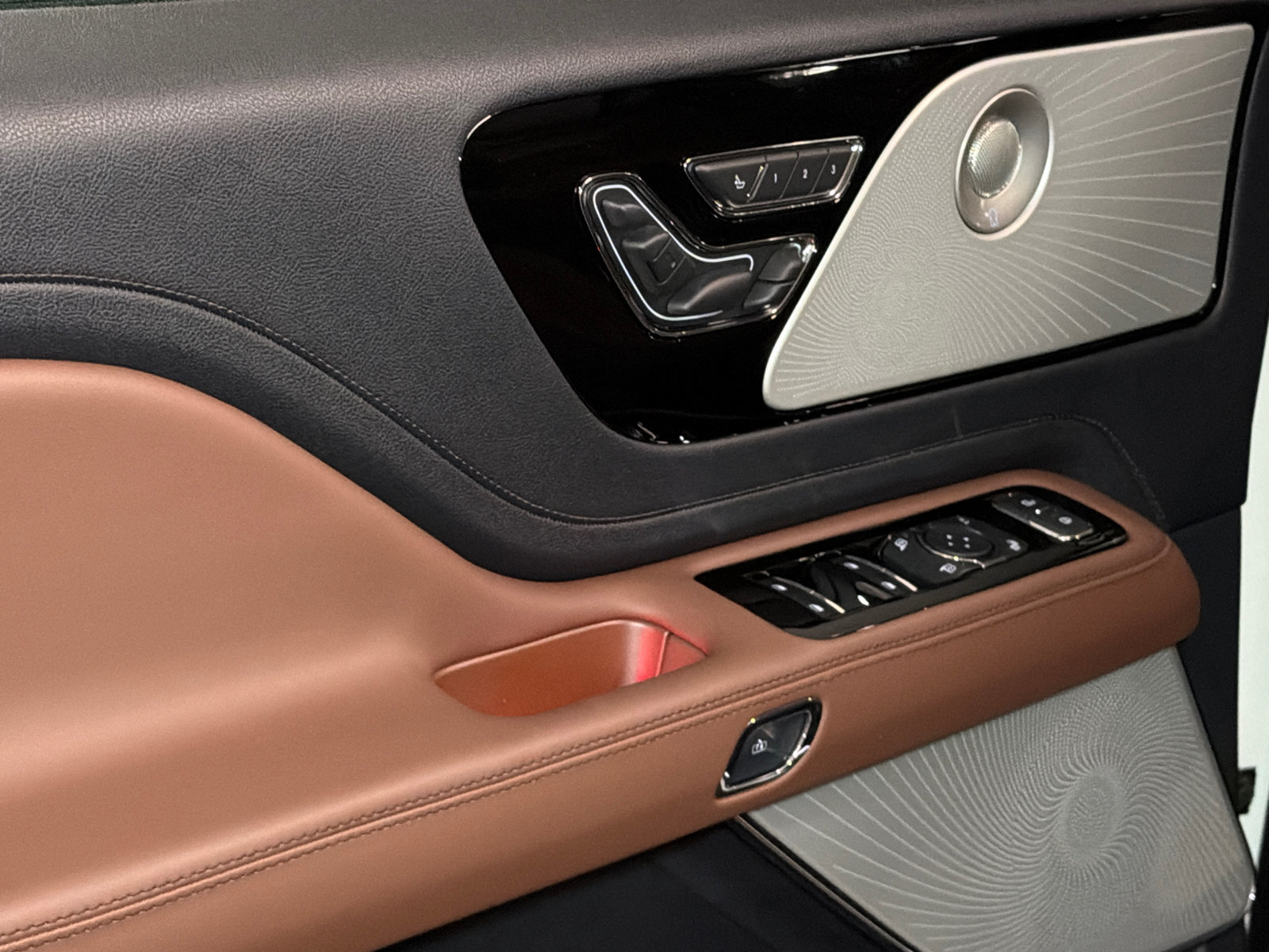 New 2027 Lincoln Aviator Reserve AWD/4WD image 20