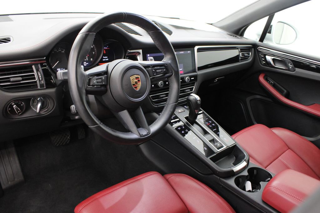 New 2024 Porsche Macan image 4