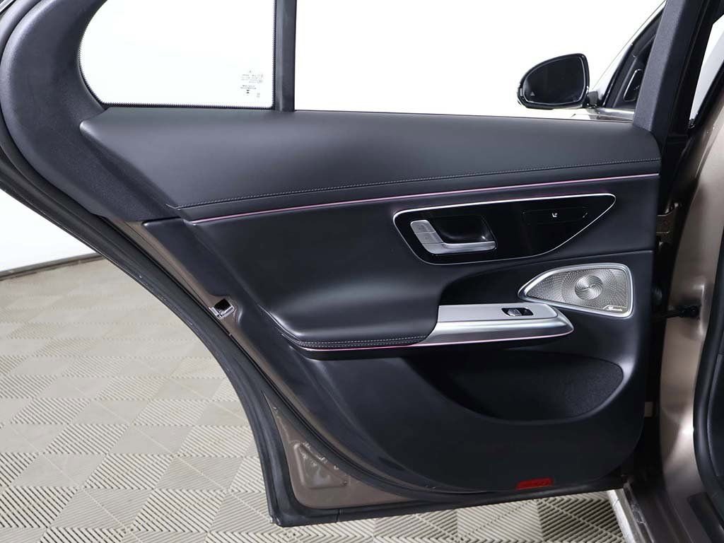 Used 2025 Mercedes-Benz E 450 4MATIC Sedan w/ Multicontour Seating Package image 27