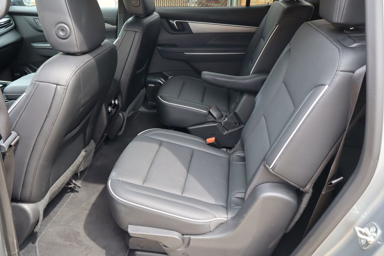 Used 2025 Buick Enclave Preferred FWD image 5