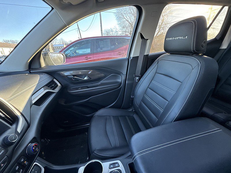 Used 2022 GMC Terrain Denali w/ Denali Premium Package image 25