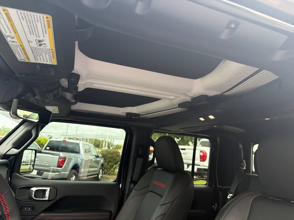 Used 2024 Jeep Gladiator Rubicon AWD/4WD image 24