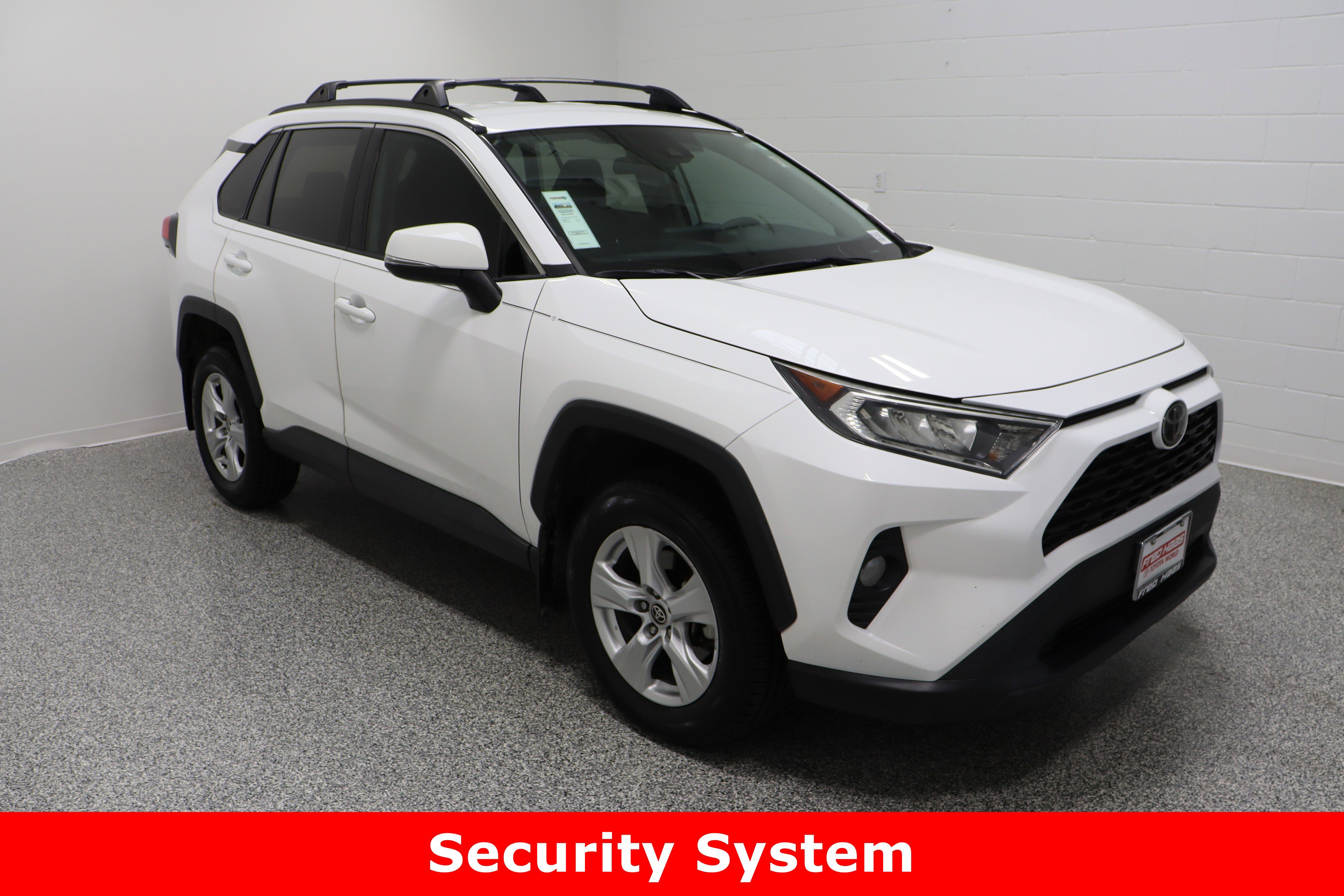 Used 2021 Toyota RAV4 XLE w/ Carpet Mat Package (TMS) image 4
