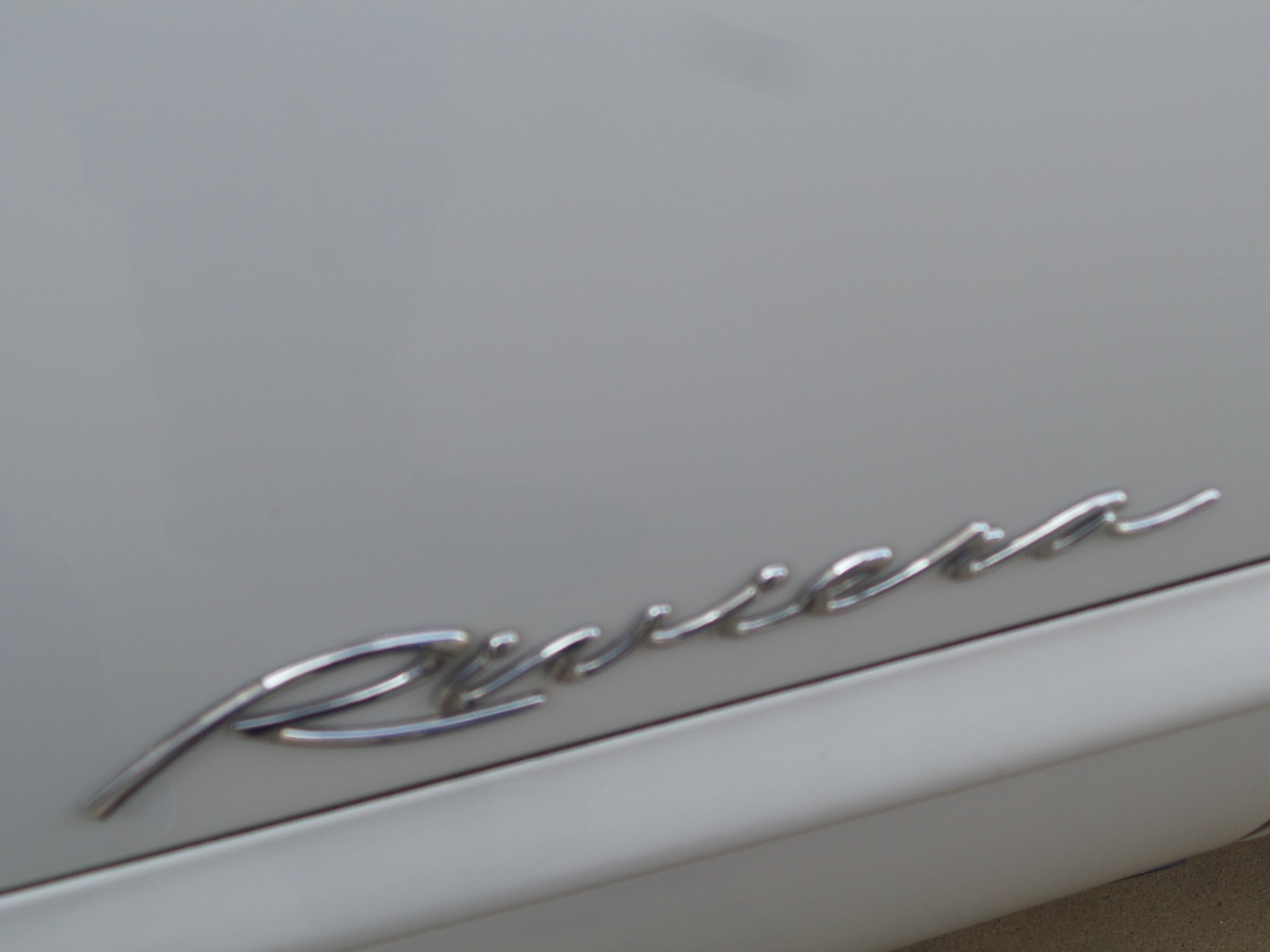 Used 1995 Buick Riviera Coupe FWD image 29