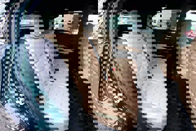 Used 2024 Cadillac XT4 Luxury w/ Cold Weather Package image 27