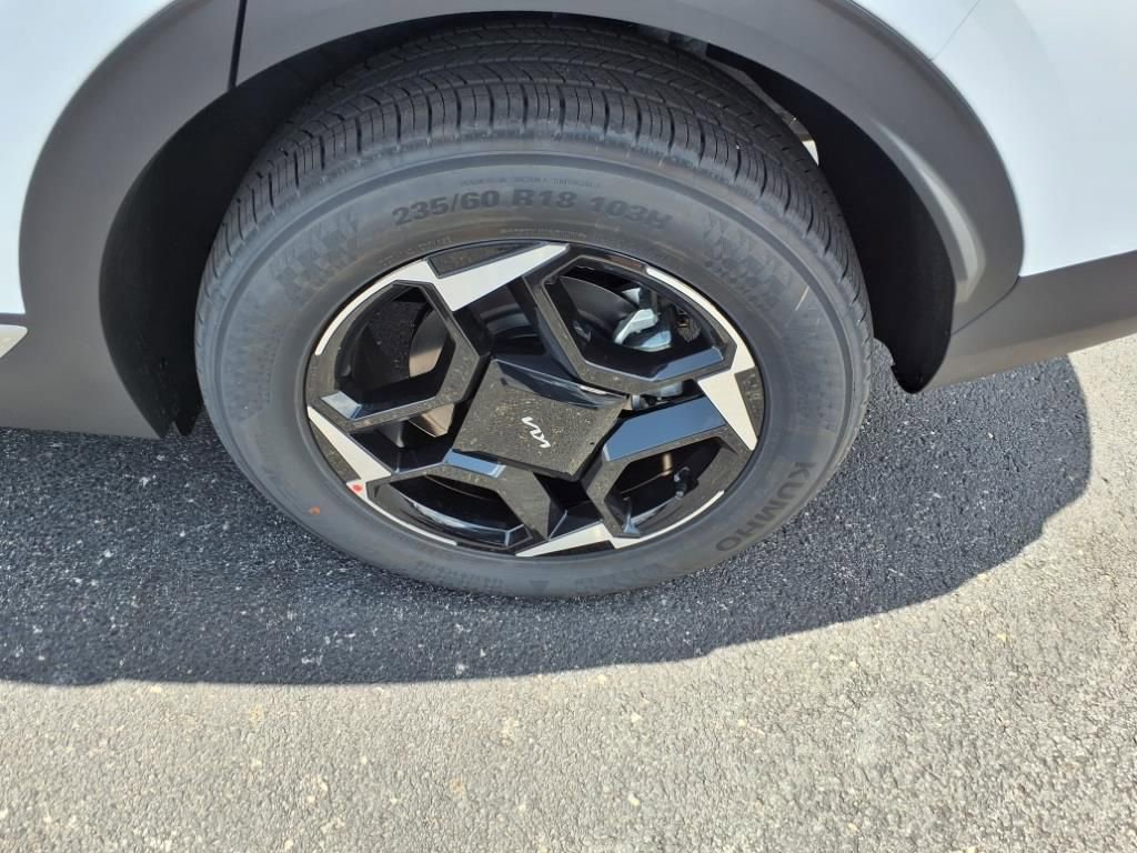 New 2026 Kia Sportage EX w/ EX Panorama Roof Package image 8