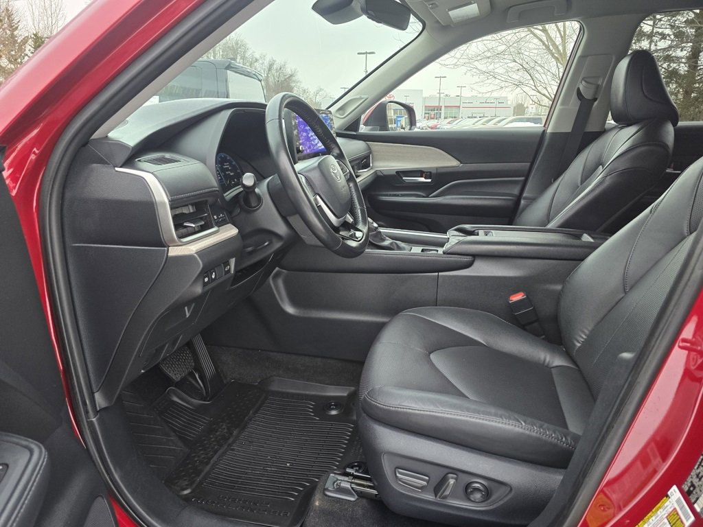 Certified 2024 Toyota Grand Highlander Limited image 17