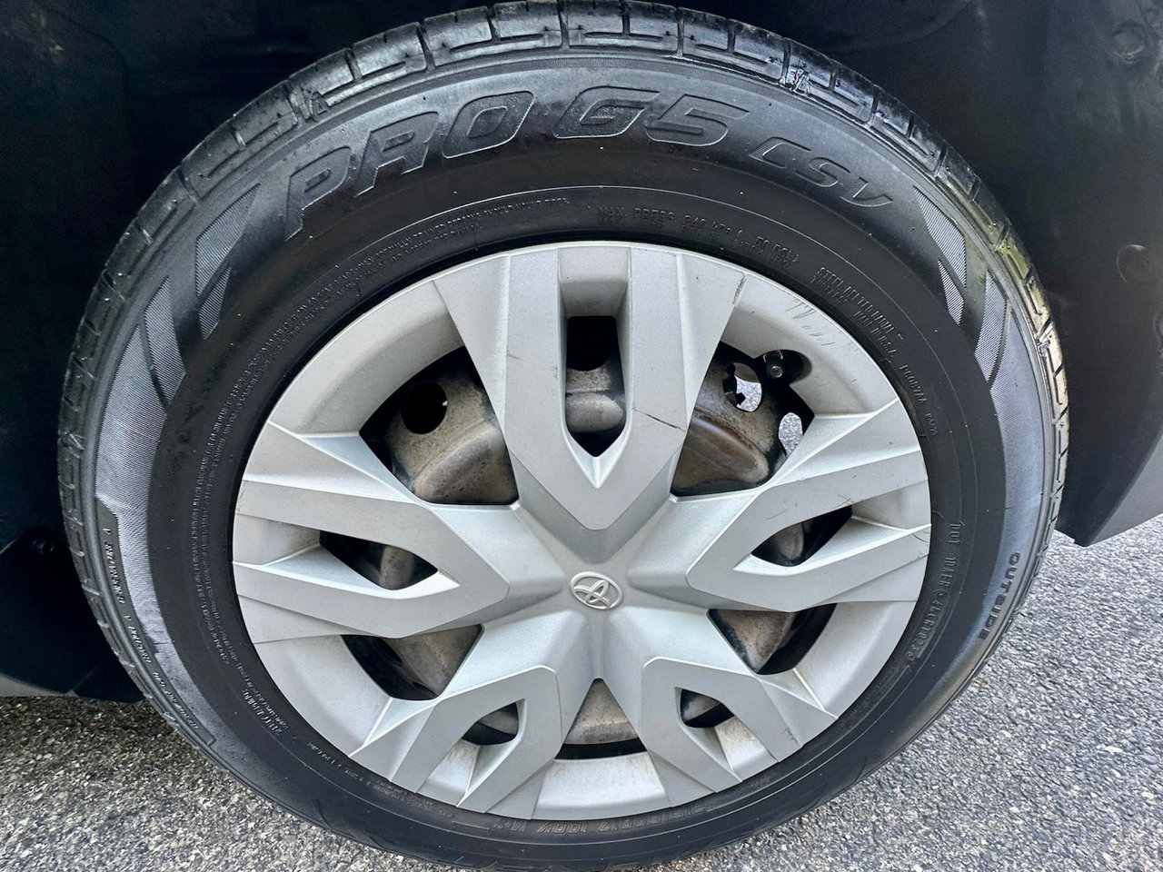 Used 2021 Toyota C-HR LE image 40