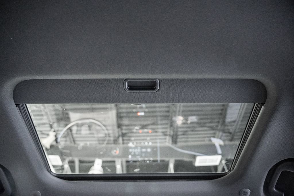 New 2025 Jeep Grand Cherokee Altitude image 31