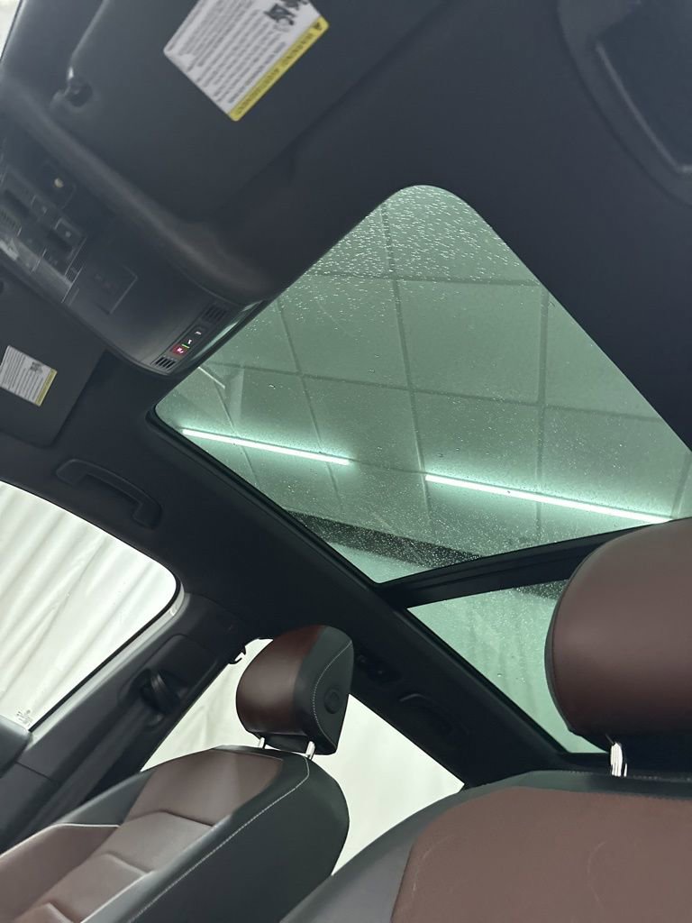 Used 2024 Volkswagen Tiguan SEL R-Line image 22