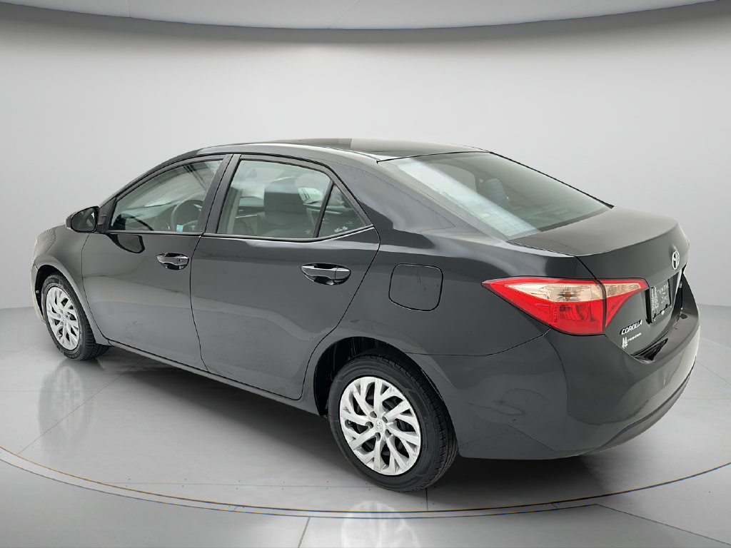 Used 2017 Toyota Corolla LE FWD image 4