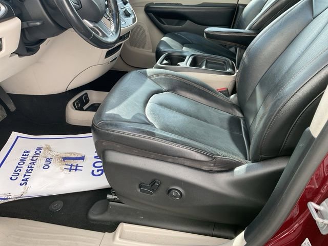 Used 2020 Chrysler Pacifica Touring-L image 25