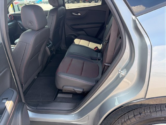Used 2025 Chevrolet Blazer RS FWD image 25