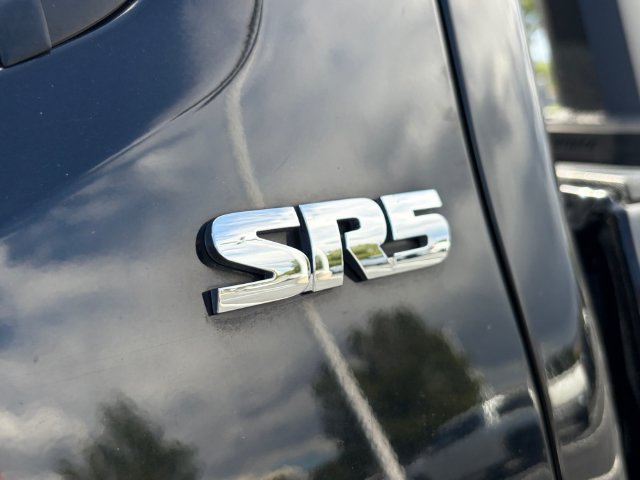 Used 2019 Toyota Tacoma SR5 AWD/4WD image 23