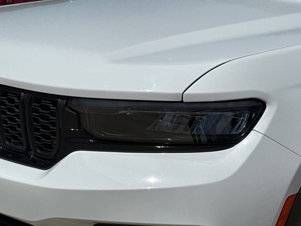 Used 2024 Jeep Grand Cherokee Altitude RWD image 4
