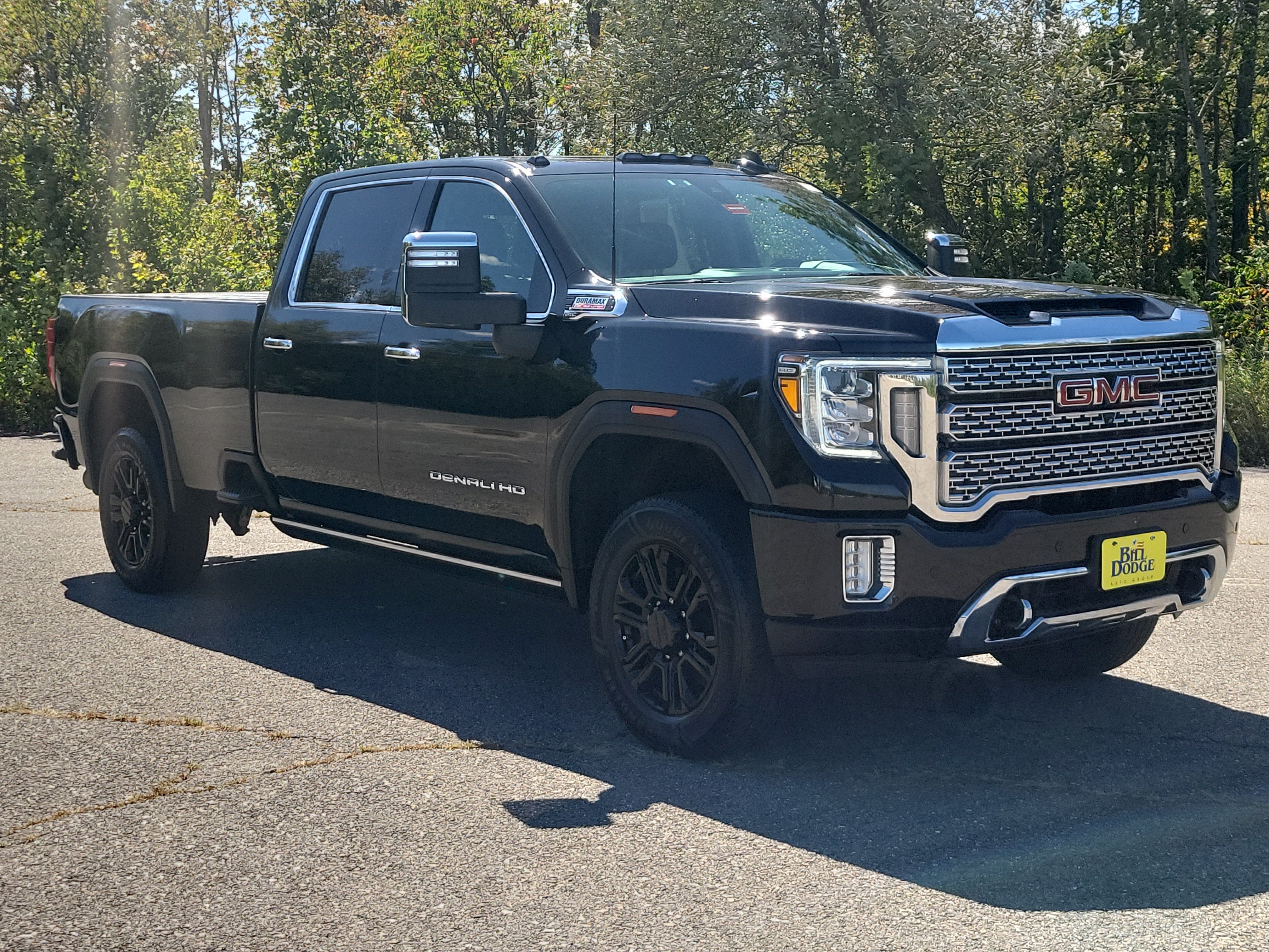 Used 2021 GMC Sierra 3500 Denali w/ Denali Black Diamond Edition AWD/4WD image 3