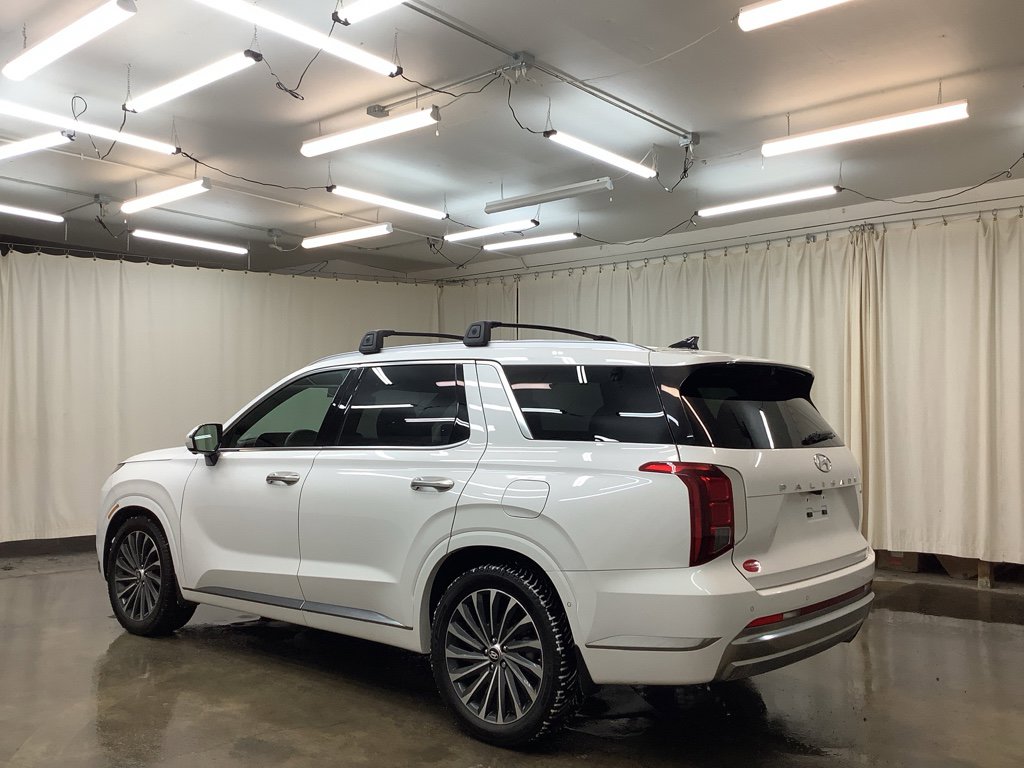 Used 2023 Hyundai Palisade Calligraphy image 9
