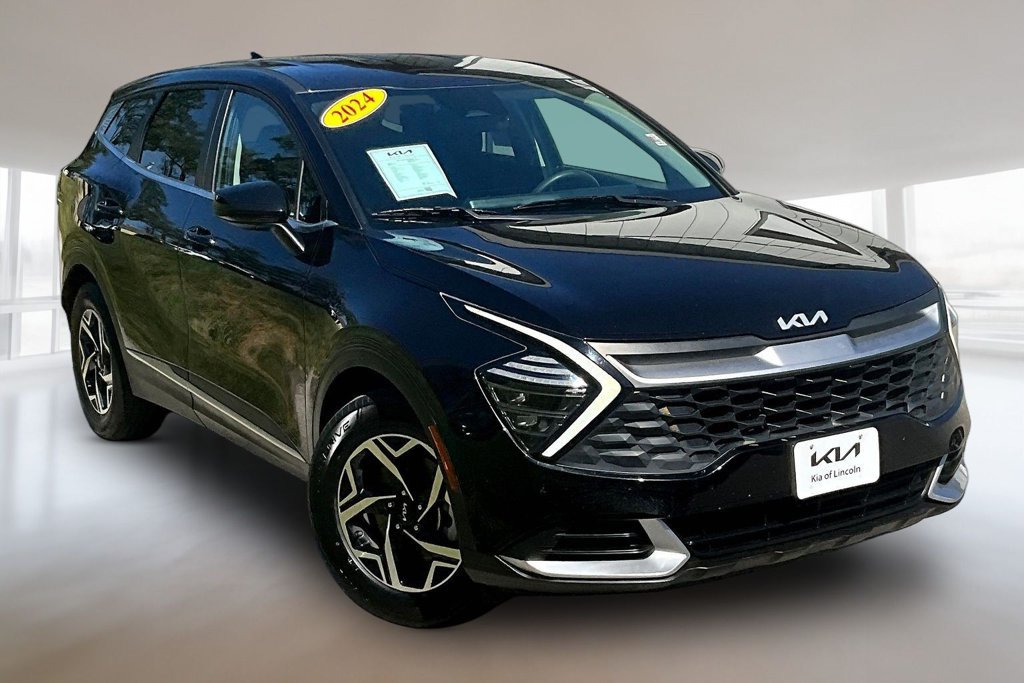 Used 2024 Kia Sportage LX FWD image 3