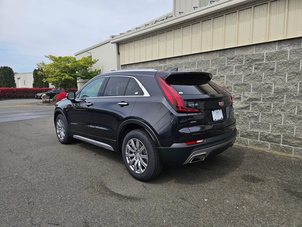 Used 2023 Cadillac XT4 Premium Luxury image 4