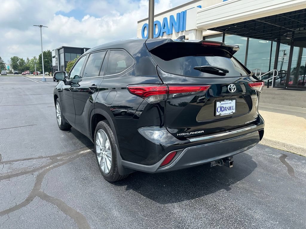 Used 2020 Toyota Highlander Limited AWD/4WD image 3