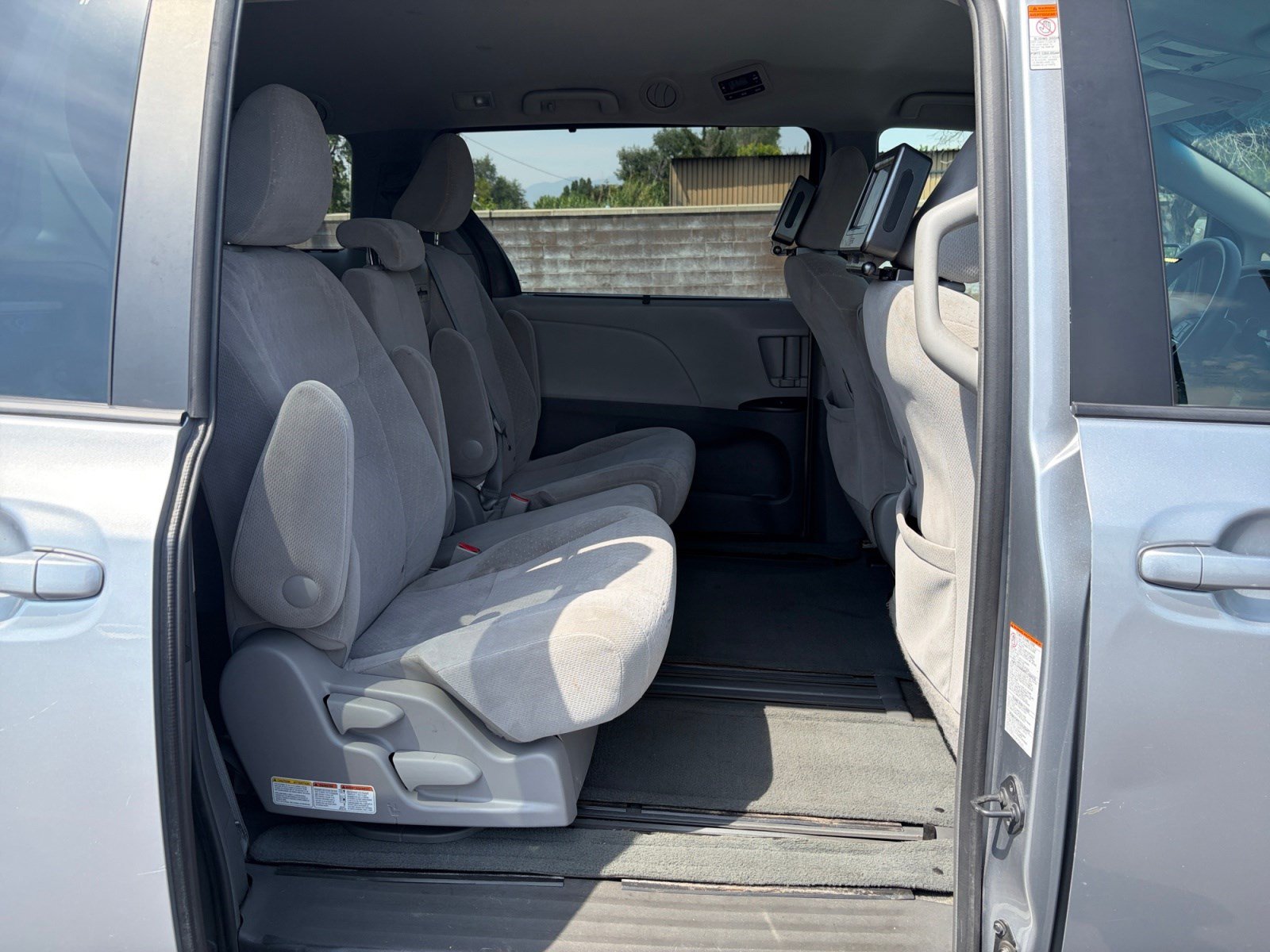 Used 2015 Toyota Sienna LE FWD image 16