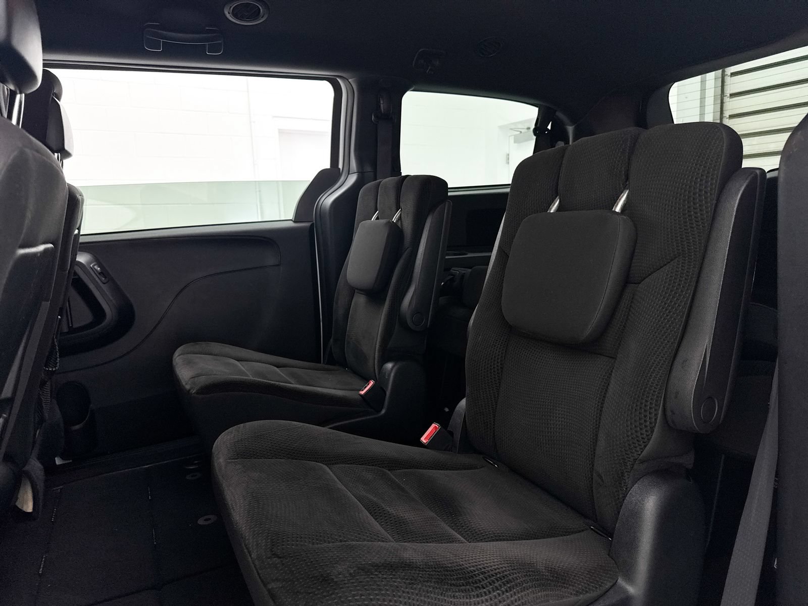 Used 2017 Dodge Grand Caravan SE FWD image 22