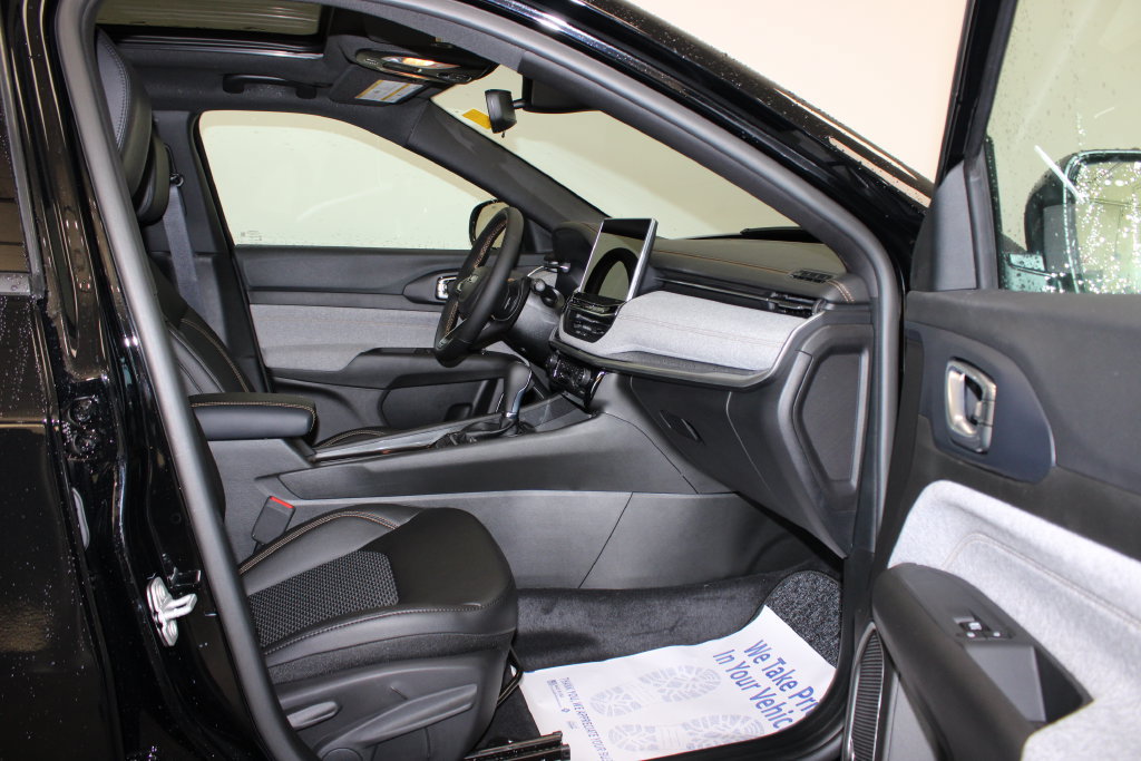 New 2026 Jeep Compass Latitude AWD/4WD image 9