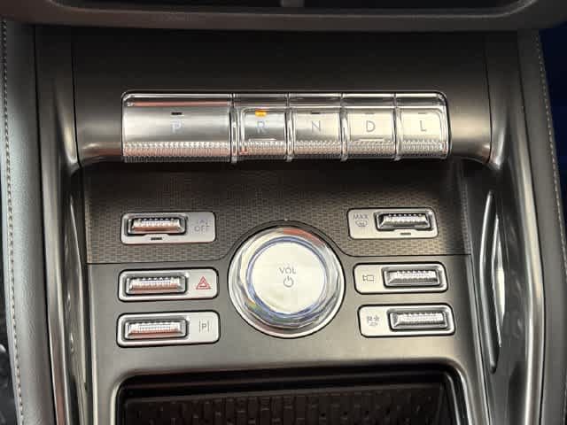 New 2026 Lincoln Nautilus Premier w/ Jet Appearance Package AWD/4WD image 9