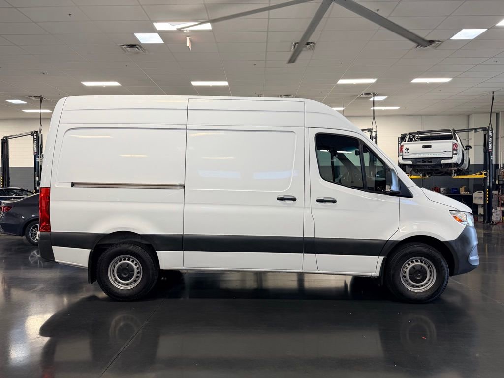 Used 2021 Mercedes-Benz Sprinter 2500 image 4