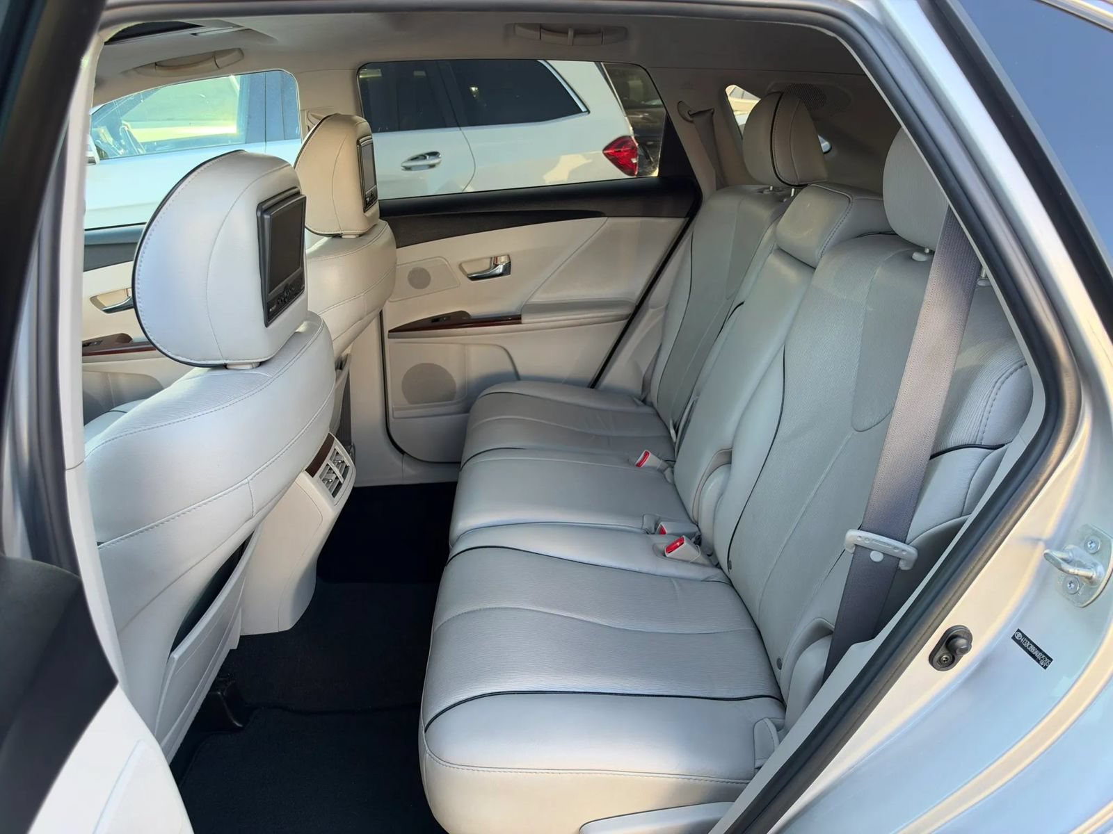 Used 2010 Toyota Venza w/ Leather Pkg FWD image 19