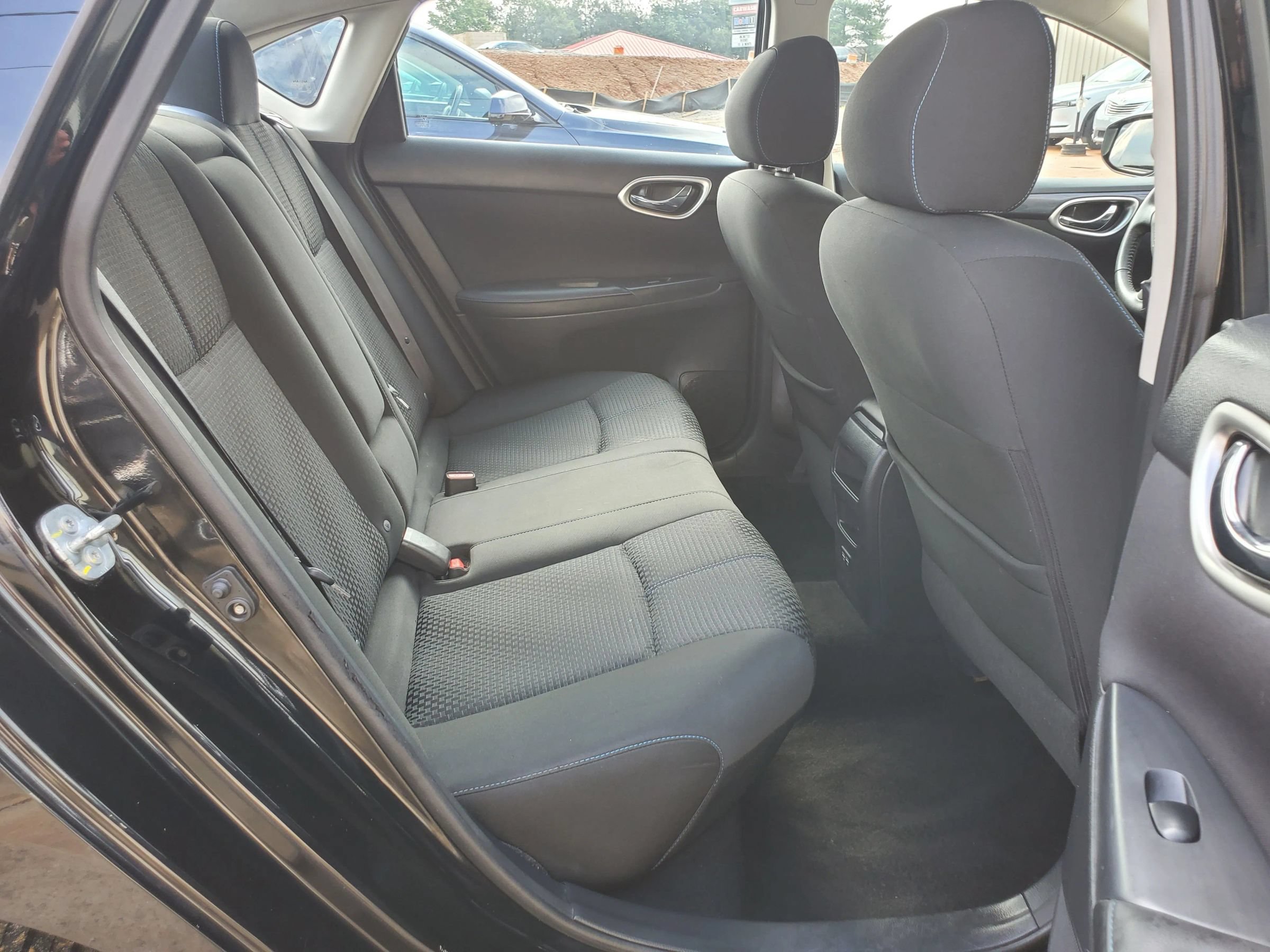 Used 2017 Nissan Sentra SR Turbo w/ SR Midnight Edition FWD image 31