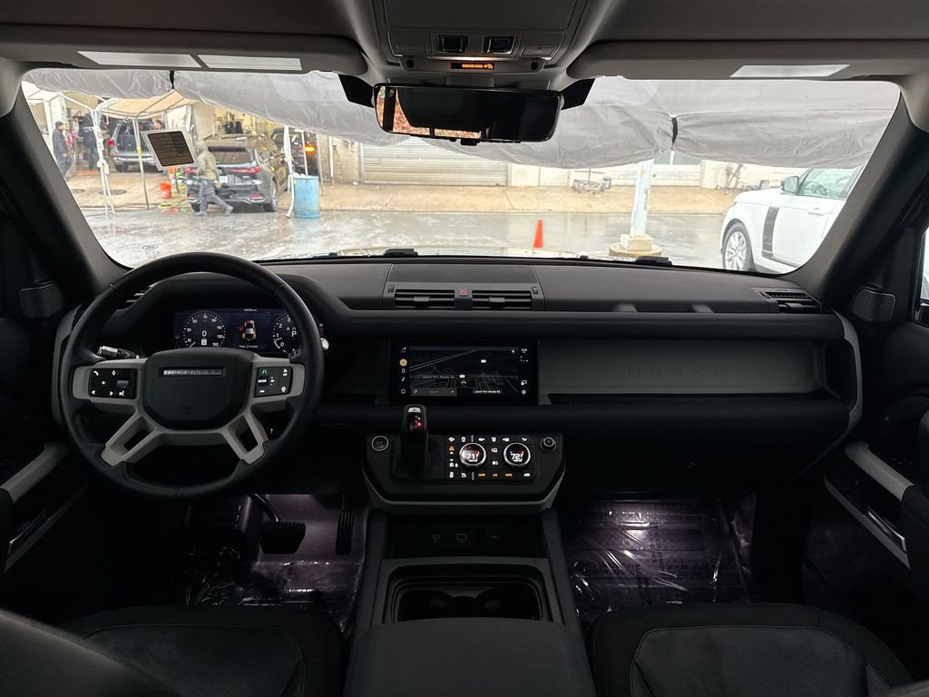Used 2020 Land Rover Defender 110 SE image 23