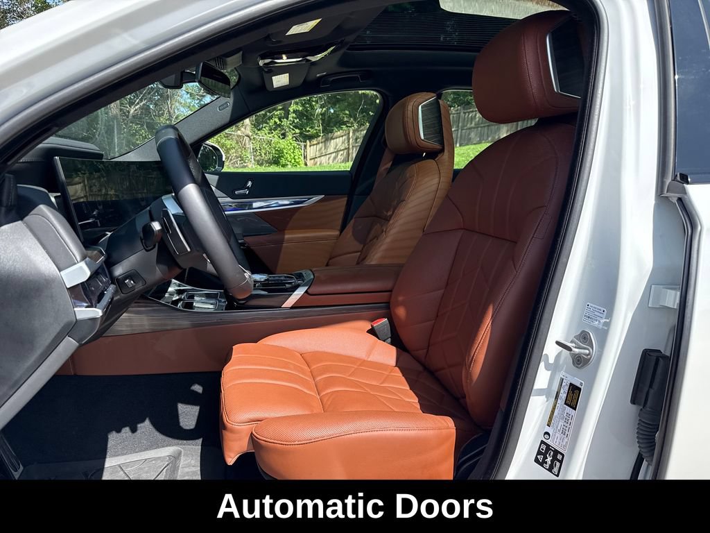 Used 2026 BMW 760i xDrive w/ Executive Package AWD/4WD image 12