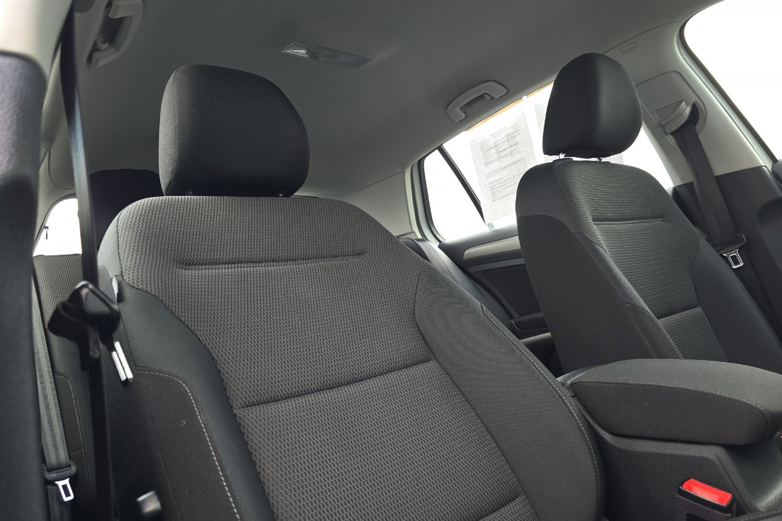 Used 2017 Volkswagen Golf S image 18