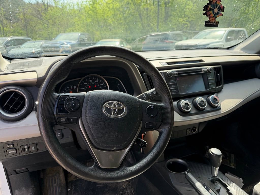 Used 2013 Toyota RAV4 LE image 9