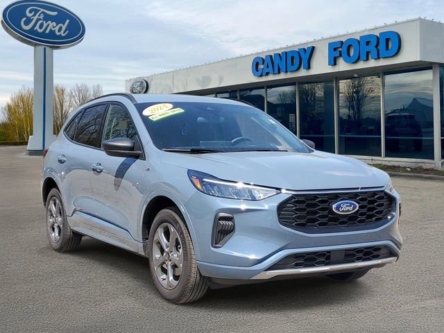 Used 2024 Ford Escape ST-Line w/ Tech Pack #1 AWD/4WD image 2
