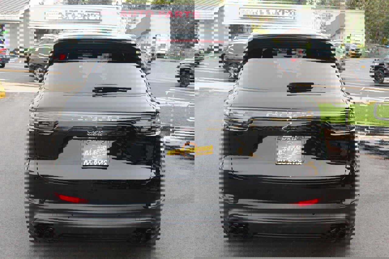 Used 2022 Porsche Cayenne Platinum Edition AWD/4WD image 26