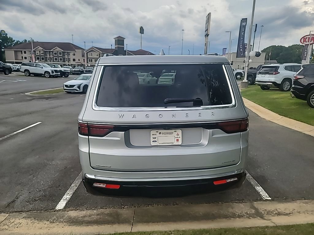 Used 2023 Jeep Wagoneer Series II AWD/4WD image 6